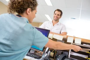 How to become a medical secretary